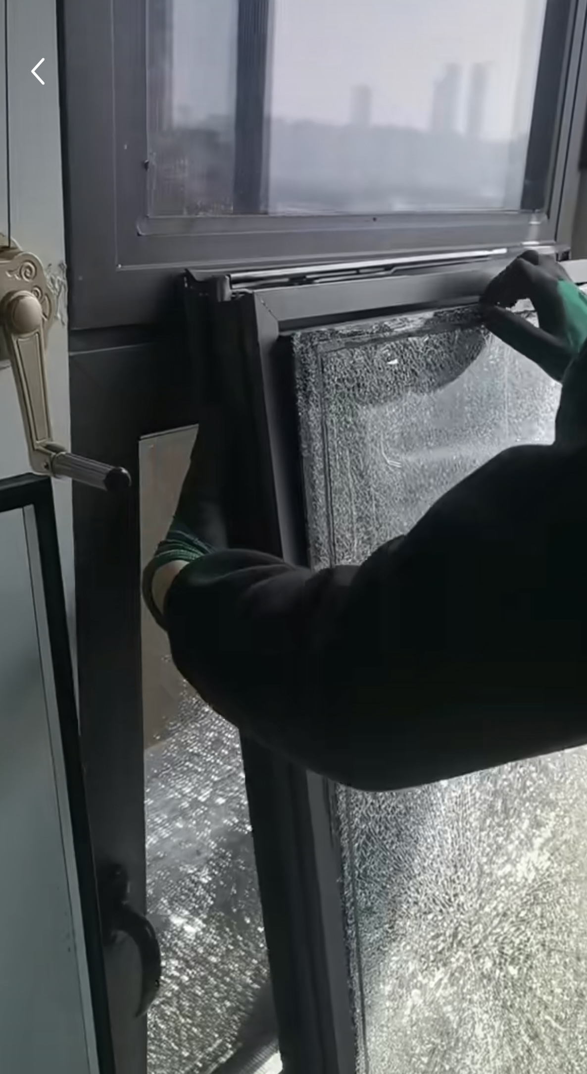 How to Replace Aluminum Window Glass?