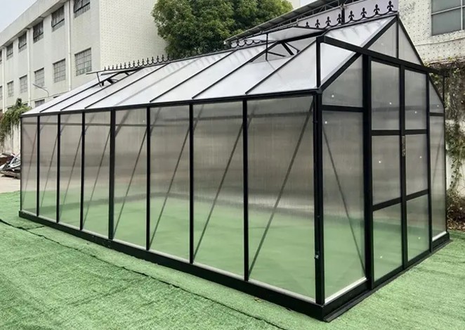 Sun room and Greenhouse With Aluminum